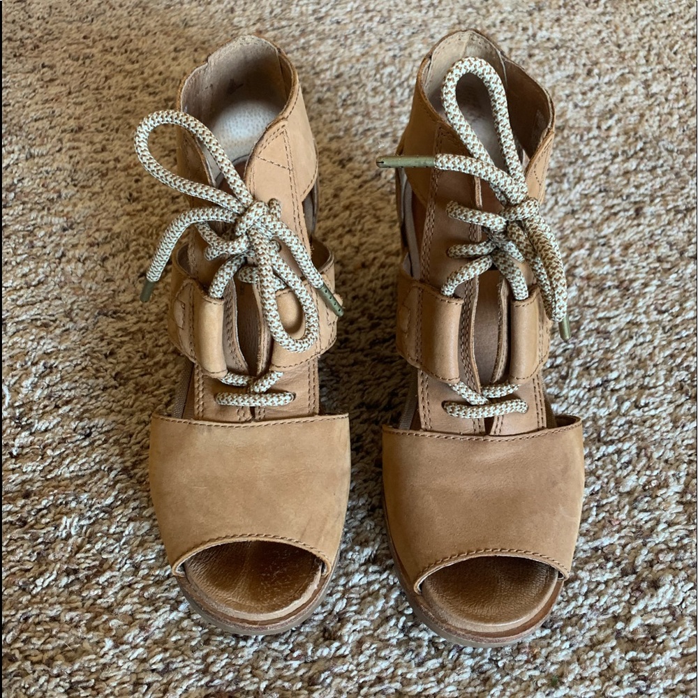 Sorel Joanie sandal